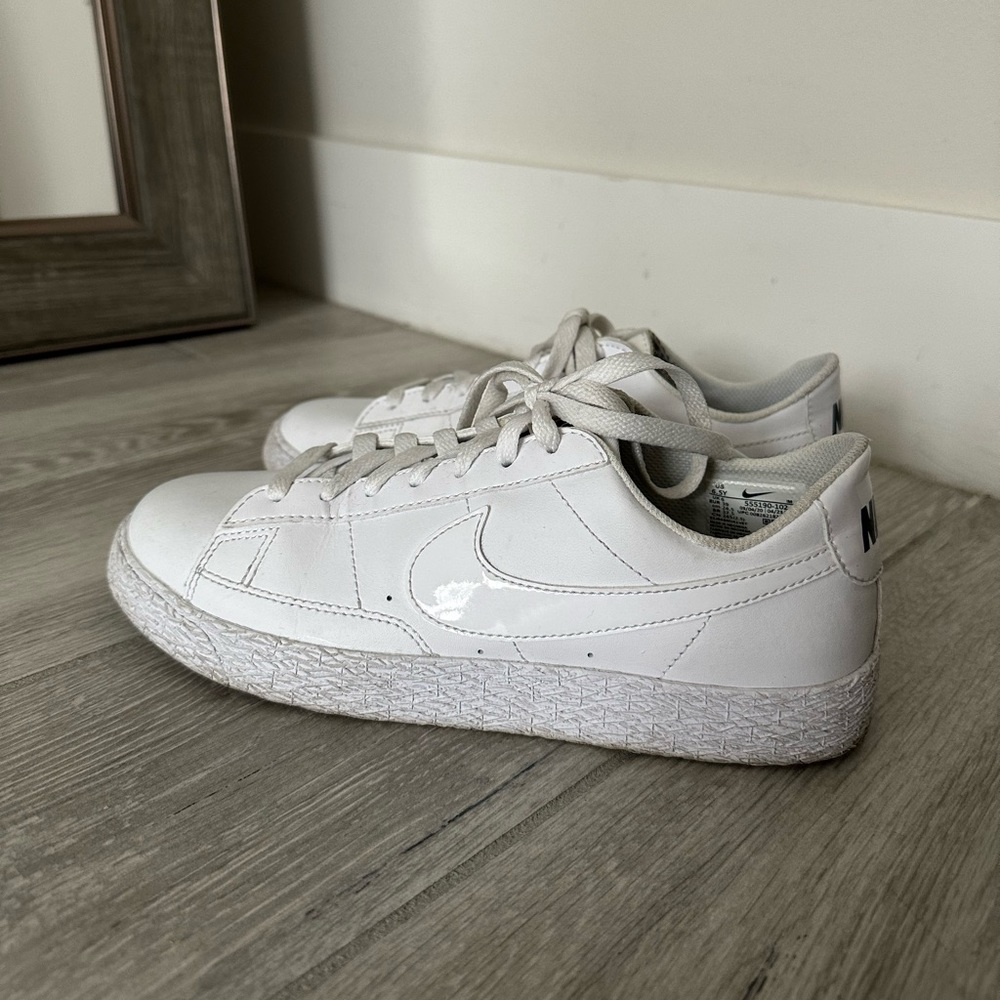 Basic Nike Sneakers